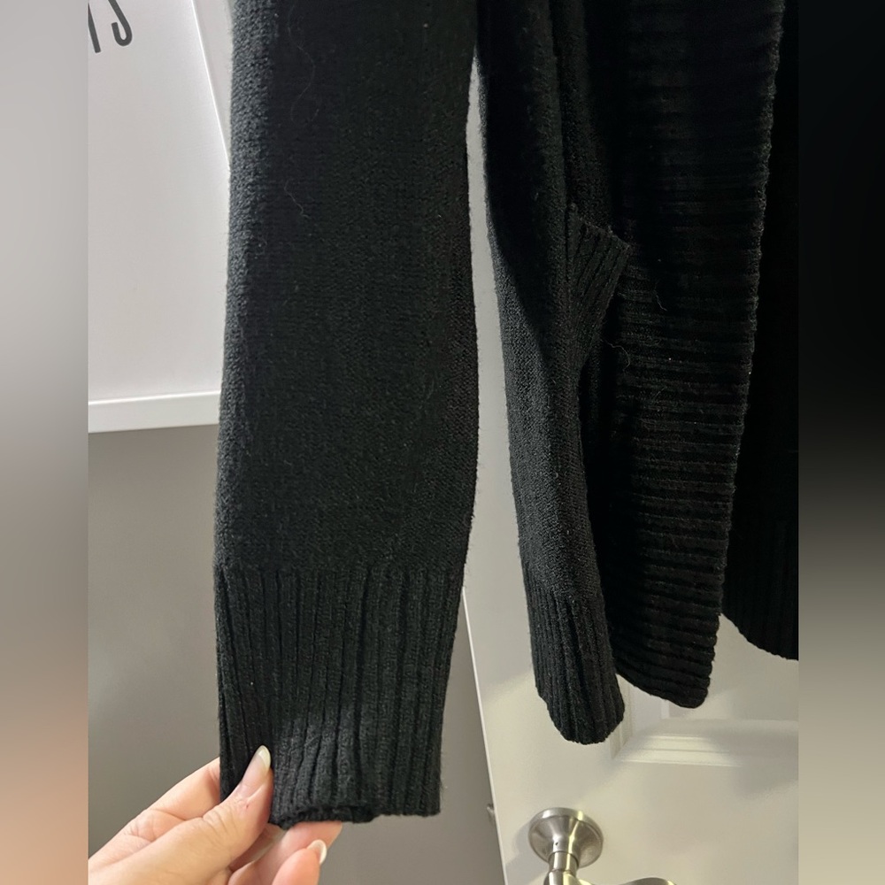 Lightly Worn! Women’s Fashion Nova Black Open-Front Cardigan Sweater - Picture 6 of 6